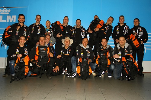 Maxxis Dakarteam Schiphol.jpg