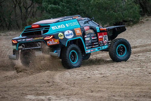 Tim and Tom Coronel Dakar Rally Beast 2021_5.jpg