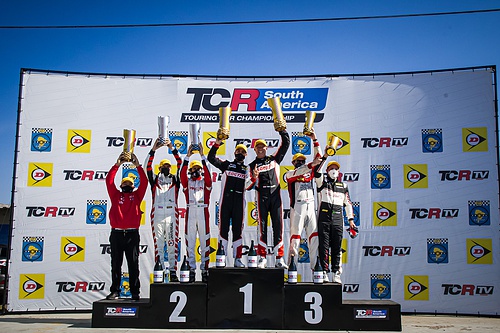 Podium TCR South America Curitiba.jpeg